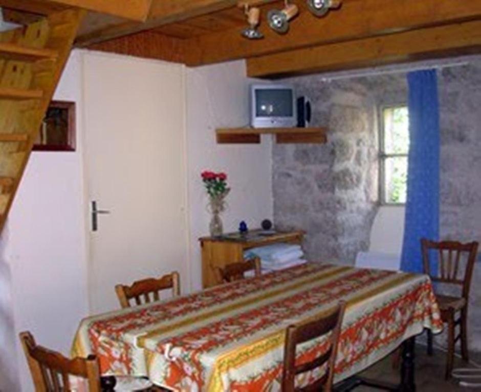 Ferme Auberge La Tindelle La Cresse Εξωτερικό φωτογραφία
